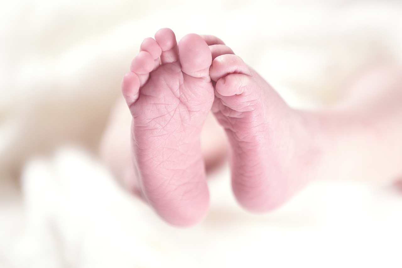 Célébrer une naissance en toute simplicité entre proches