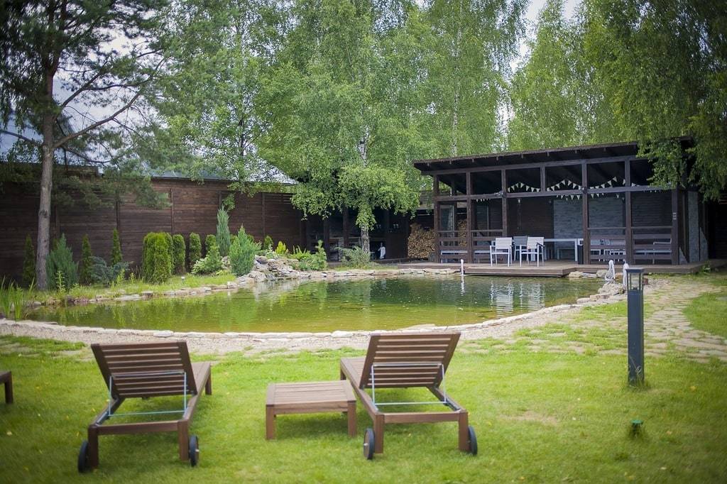 Le drainage efficace pour un jardin sans eau stagnante